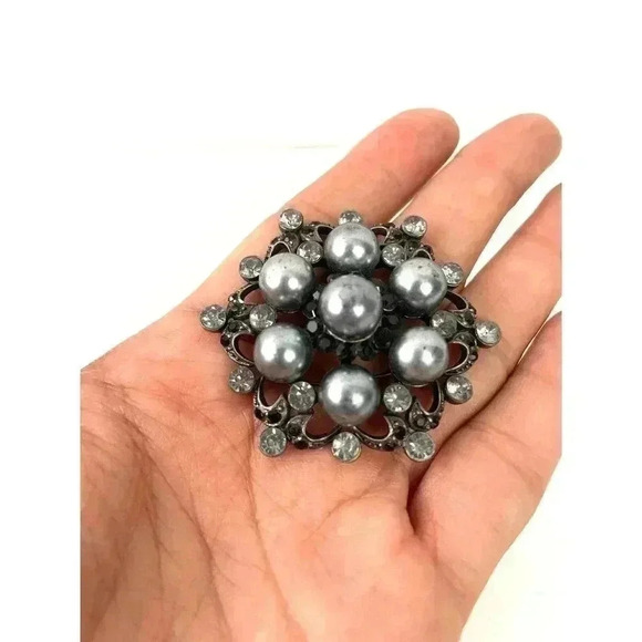 Antique Silver Cluster Faux Pearl Brooch Pin Rhinestone 5CM - Picture 7 of 11